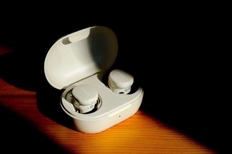 Bose Ultra Open vs Sport Open Earbuds: 2026 Head-to-Head | Specvaro