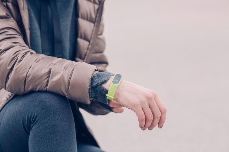 Luna Band vs Garmin Cirqa: 2026 Fitness Tracker Comparison | Specvaro