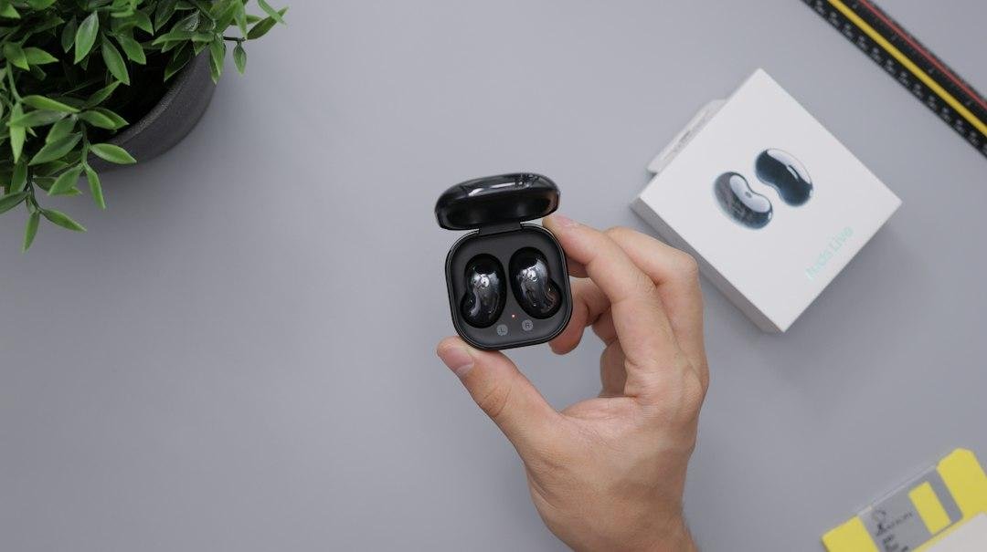 Samsung Galaxy Buds Clip Review (2026): Open-Ear Tested