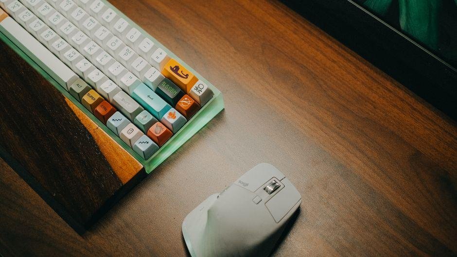 Epomaker Glyph Mechanical Keyboard Review: Worth It in 2026? | Specvaro